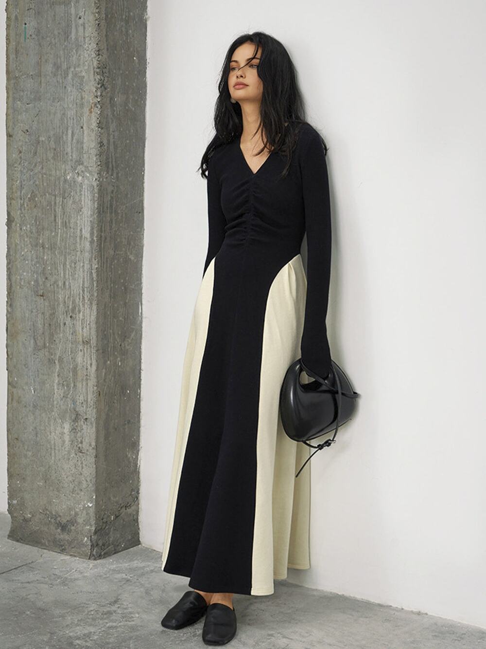 Commense Elegant Contrast Black Cream V-Neck Panel Pleated Long Sleeve Maxi XS